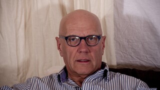 Горячее порно 4K - Nisha Gives Hugo a Footjob бесплатно на TREXPORN.NET