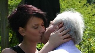 Горячее порно 4K - Park Sex with a Tattooed Girl бесплатно на TREXPORN.NET