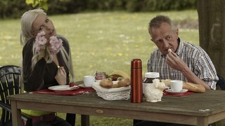 Бесплатное 4K порно с Doug and AlexisII Get Down in the Yard только на TREXPORN.NET