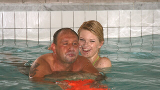 Бесплатное 4K порно с Dick's Pool Blowjob только на TREXPORN.NET