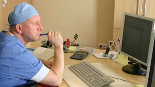 Бесплатное 4K порно с Skinny Blond Girl Meets Doctor только на TREXPORN.NET