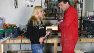 Бесплатное 4K порно с Sharka Blue Deepthroats a Huge Wooden Cock только на TREXPORN.NET