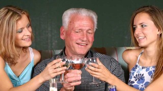 Горячее порно 4K - Threesome with Zetta, Sally, and Barry бесплатно на TREXPORN.NET
