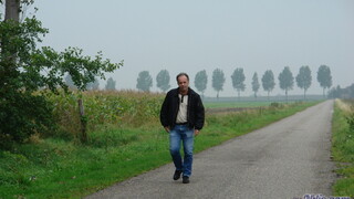 Бесплатное 4K порно с Young and Old Bathroom Seduction только на TREXPORN.NET