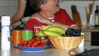 Бесплатное 4K порно с Blonde Teen Kissing Older только на TREXPORN.NET