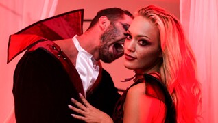 Бесплатное 4K порно с Blonde Bombshell's Oral только на TREXPORN.NET