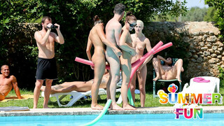 Горячее порно 4K - Blonde bombshells get naughty outdoor бесплатно на TREXPORN.NET