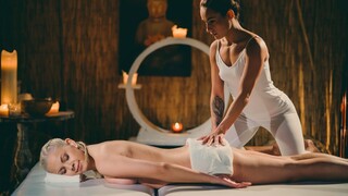 Бесплатное 4K порно с Blonde Bombshell Lexi Dona Gets Fisted by Julia Parker только на TREXPORN.NET