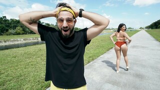 Бесплатное 4K порно с Hot Brunette Valentina Jewels Takes Big Cock in Outdoor POV только на TREXPORN.NET