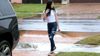 Горячее порно 4K - Outdoor Blowjob with Shaved Brunette Cutie бесплатно на TREXPORN.NET