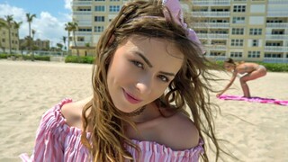 Бесплатное 4K порно с Beach Lay Gets a POV Handjob только на TREXPORN.NET