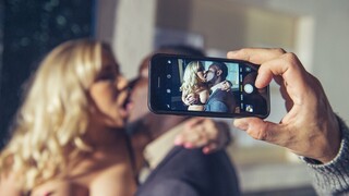 Горячее порно 4K - Hidden Gem: Brunette Babe Marc Kaye Fucks бесплатно на TREXPORN.NET