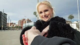 Бесплатное 4K порно с Blonde Italian Babe Takes Public Doggystyle только на TREXPORN.NET