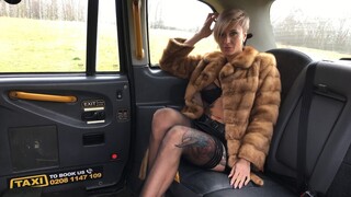 Горячее порно 4K - Tattooed blonde slut with short hair gets laid бесплатно на TREXPORN.NET