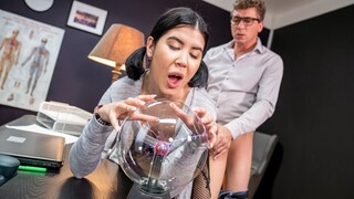 Бесплатное 4K порно с Student gets fucked by teacher in office только на TREXPORN.NET