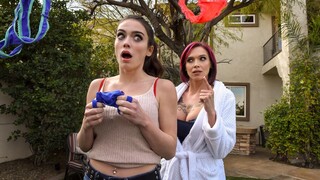 Бесплатное 4K порно с  Breaking My New Girlfriend's Hymen with Toys  только на TREXPORN.NET