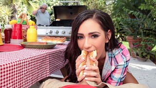 Горячее порно 4K - Jaye Summers Gets Fucked on a Bench бесплатно на TREXPORN.NET