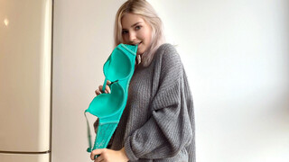 Бесплатное 4K порно с Eva Elfie Gives Me a Private Cock Ride только на TREXPORN.NET