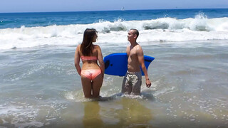 Горячее порно 4K - Blair from Sunny California Gets Fucked by James Bang on the Beach бесплатно на TREXPORN.NET