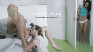 Бесплатное 4K порно с Towel Troubles with Abril только на TREXPORN.NET