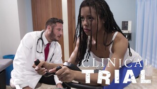 Бесплатное 4K порно с Petite Kira Noir Deepthroats Doctor Danny's Huge Dick только на TREXPORN.NET