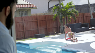 Бесплатное 4K порно с Taboo Pool Fun - Stepfamily Fuck Fest только на TREXPORN.NET