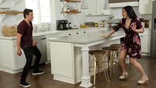 Бесплатное 4K порно с Brunette MILF Keira Croft Swallows Cum After Hardcore Fuck только на TREXPORN.NET