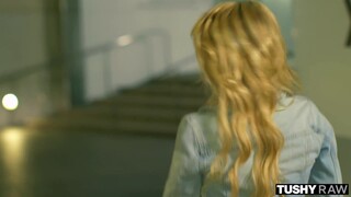 Бесплатное 4K порно с Lena Anderson's First Anal - Gaping & Standing Doggy только на TREXPORN.NET