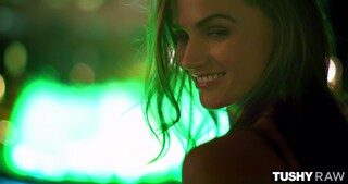 Бесплатное 4K порно с Wild Group Sex - Mike Angelo Fucks 2 Brunettes in Doggystyle только на TREXPORN.NET