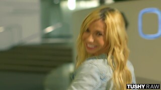 Бесплатное 4K порно с Tattooed Babe Tiffany Watson Deep Throats Mick Blue только на TREXPORN.NET