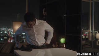 Горячее порно 4K - Isiah Maxwell Fucks Gizelle Blanco Deep in Doggystyle & Creampie бесплатно на TREXPORN.NET