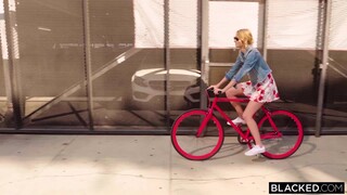 Горячее порно 4K - Ashley Lane Squirts & Swallows Cum in Hardcore Interracial Fuck бесплатно на TREXPORN.NET