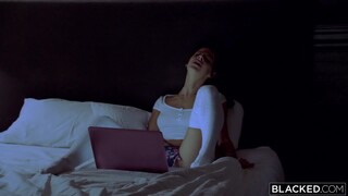 Горячее порно 4K - Brunette babe Evelin Stone swallows Jax Slayher's cum in hot interracial fuck бесплатно на TREXPORN.NET