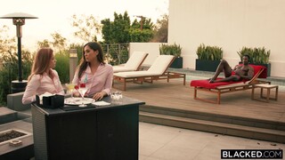 Бесплатное 4K порно с Hairy Brunette Kasey Warner Riding Jax Slayher At Work только на TREXPORN.NET