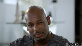 Бесплатное 4K порно с Hot Blonde Assistant Takes Double Black Cock только на TREXPORN.NET