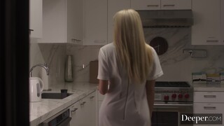 Бесплатное 4K порно с Florentine Part 2 - Blonde Kenzie Deep Throats & Takes Cumshot только на TREXPORN.NET