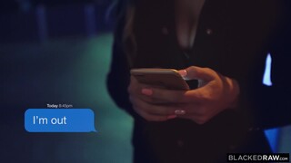 Горячее порно 4K - FFM hotel sex - Brunettes deepthroat & ride huge cock raw бесплатно на TREXPORN.NET