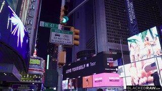 Горячее порно 4K - Carolina Sweets takes BBC deepthroat and gets facial бесплатно на TREXPORN.NET