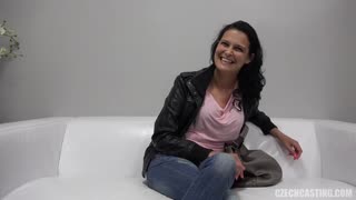 Бесплатное 4K порно с Hot Brunette Radka Fucks in European Casting только на TREXPORN.NET