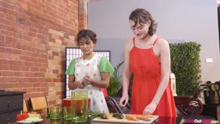 Бесплатное 4K порно с Rubi Valentine & Dodi - Hot Lesbian Salad Fetish Play только на TREXPORN.NET