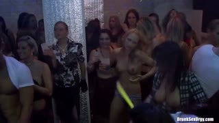 Горячее порно 4K - Satin Skeeters Pt.3 - Maia, Mellie & Yenna Group Fuck бесплатно на TREXPORN.NET