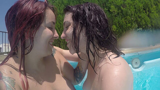 Горячее порно 4K - Eva & Sharruska: Slippery POV Lesbian Handjob бесплатно на TREXPORN.NET