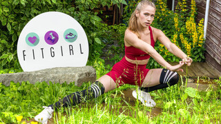 Горячее порно 4K - Blonde Teen Nika Murr Gets Bendy in the Fresh Air бесплатно на TREXPORN.NET