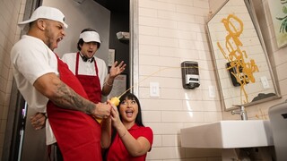 Горячее порно 4K - Restaurant Rendezvous with Sexy Brat бесплатно на TREXPORN.NET