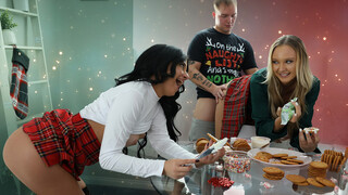 Горячее порно 4K - Freeuse Christmas with Stepbro & Stepsister бесплатно на TREXPORN.NET