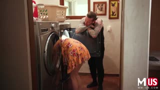 Горячее порно 4K - Wet Laundry Time with Hairy Brunette Izzy Lush бесплатно на TREXPORN.NET