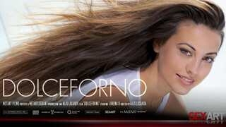 Горячее порно 4K - Forno Girl Strips Down бесплатно на TREXPORN.NET