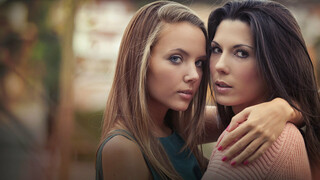 Бесплатное 4K порно с Outdoor Striptease - Blonde and Brunette только на TREXPORN.NET