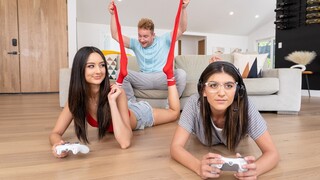Бесплатное 4K порно с Gamer Roomie's Cheating BF Gets Fucked только на TREXPORN.NET