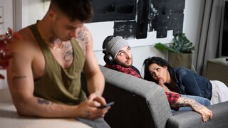 Бесплатное 4K порно с Threesome Frenzy with Isabella только на TREXPORN.NET